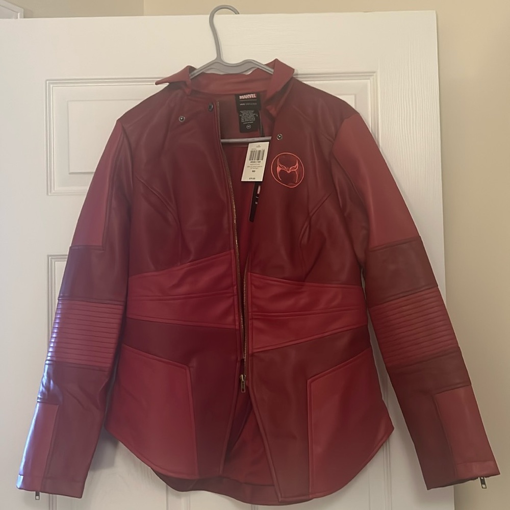 Marvel Scarlet Witch Jacket.size medium,fits like a small, not real leather.